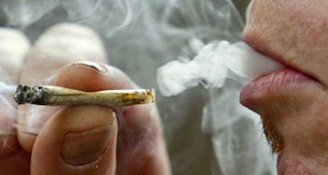 Pot smoking to become Swiss ticketing offence