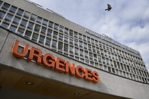 Geneva hospital tells visitors they must don face masks