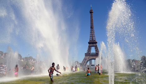 France set to bake under 'intense' heatwave