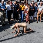 Naked artists cause stir with Zurich street performances