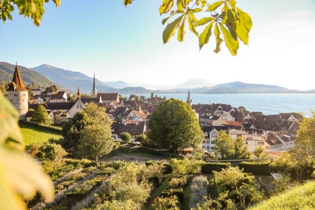 Zug did well across all categories in cantonal comparison of pandemic management. Photo by Florian Wehde on Unsplash